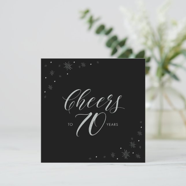 Invitation Fête d'anniversaire 70 ans Silver & Black (Debout devant)