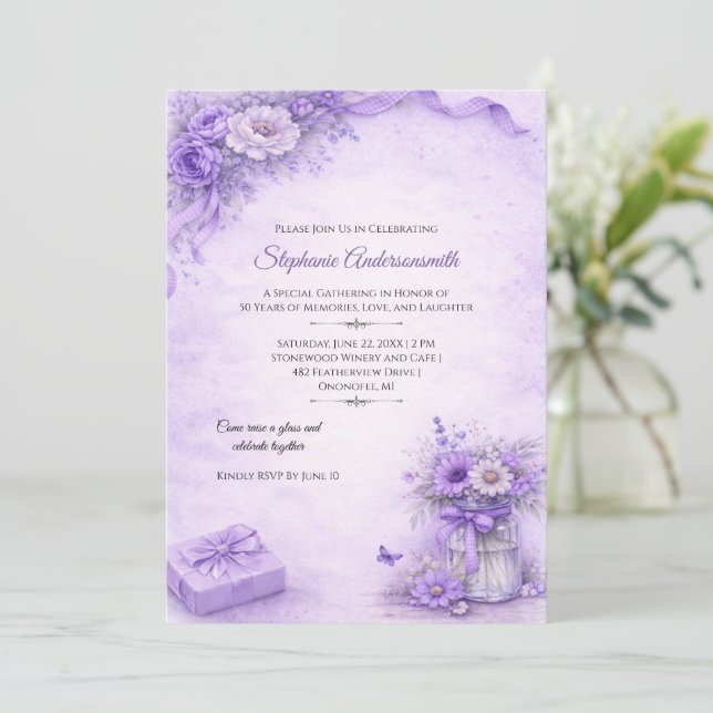 Invitation Fête d'anniversaire aux fleurs de lavande élégante (Debout devant)