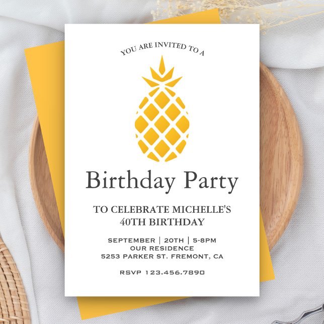 Invitation Fête d'anniversaire avec un ananas tropical jaune  (Créateur téléchargé)