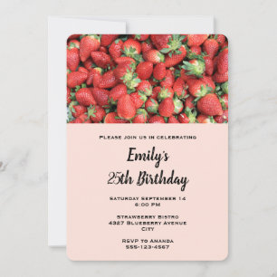 Invitation Fête d'anniversaire avec un lot de fraises rouges 