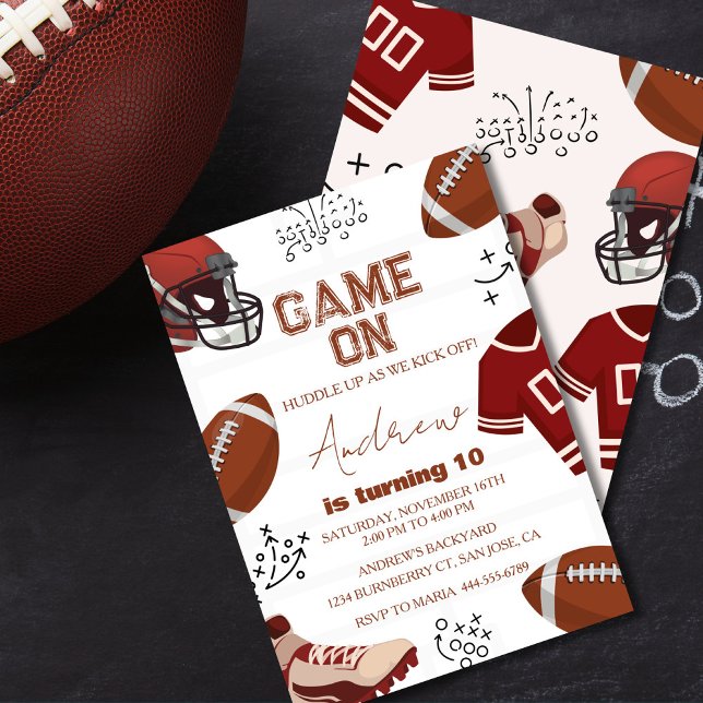 Invitation Fête d'anniversaire de garçon de football (Football birthday invitation with bold “Game On” text and sporty design.)