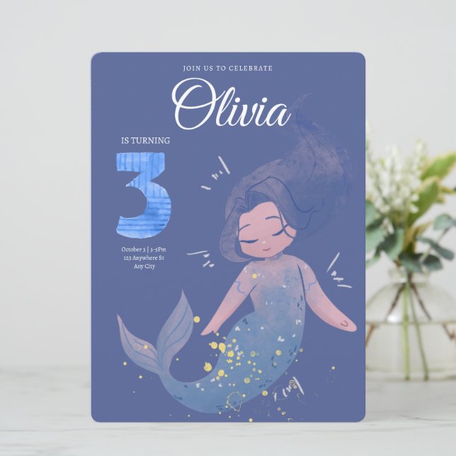 Invitation Fête d'anniversaire de sirène à l'aquarelle violet (Debout devant)