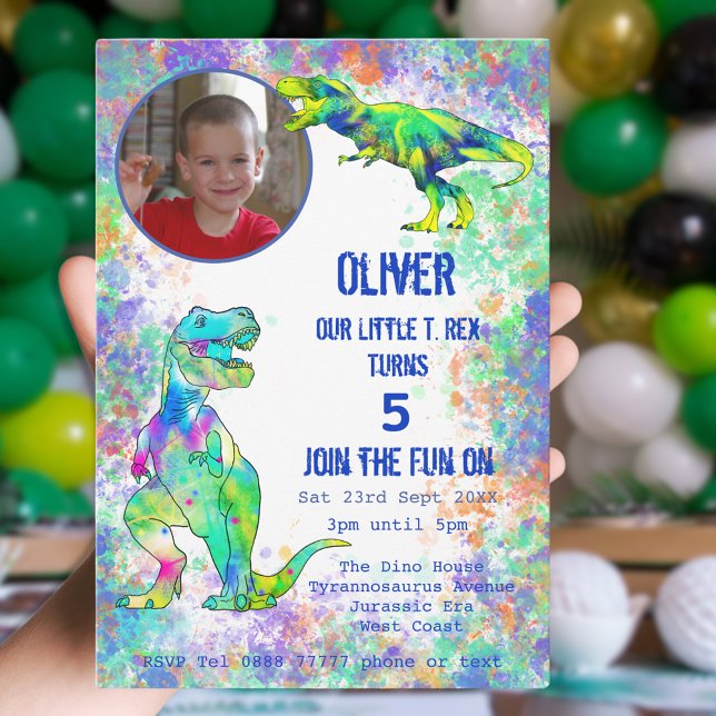Invitation Fête d'anniversaire des 5 ans de Dinosaure (T-Rex dinosaur photo 5th birthday invitation with colorful watercolor splash background )