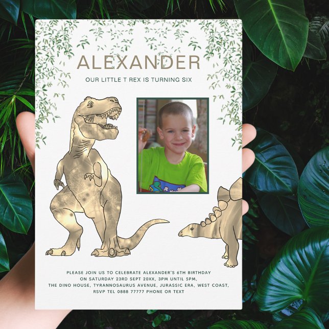 Invitation Fête d'anniversaire des 6 ans de Dinosaure (Dinosaur add photo 6th Birthday party invitation with T-Rex and Stegosaurus dino with jungle foliage)