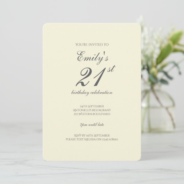 Invitation Fête d'anniversaire élégante moderne crème 21 ans (Debout devant)