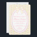 Invitation Fête d'anniversaire florale fantaisie vintage jaun<br><div class="desc">Un mélange charmant d'élégance vintage et de féminité ludique, cette collection de décorations pour fêtes présente des florales prépa soft associées à des nœuds coquettes délicats. Conçue pour être intemporelle tout en étant fraîche, chaque pièce apporte une touche douce et raffinée à votre célébration. ★ Laissez-moi vous aider à planifier...</div>