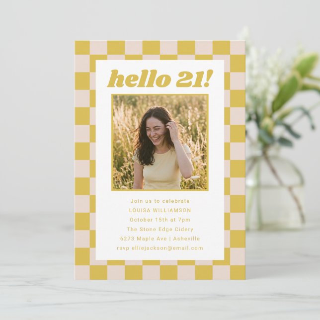 Invitation fête d'anniversaire jaune crème damier  (Debout devant)