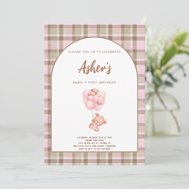 Invitation Fête d'anniversaire marron et rose Teddy Bear  (Debout devant)