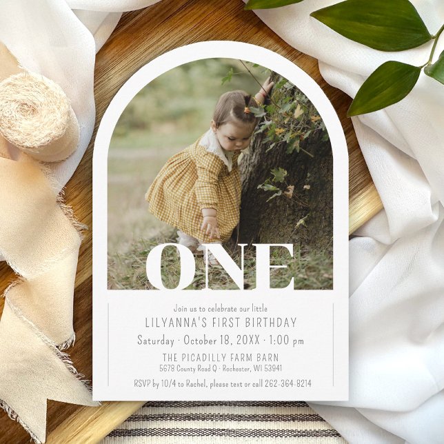 Invitation Fête d'anniversaire Moderne Arch Photo UN 1er Garç (Printable ONE arch photo minimalist modern girl or boy birthday party invitation for children & kids)