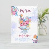 Fête d'anniversaire par thé tasse remplie de fleur