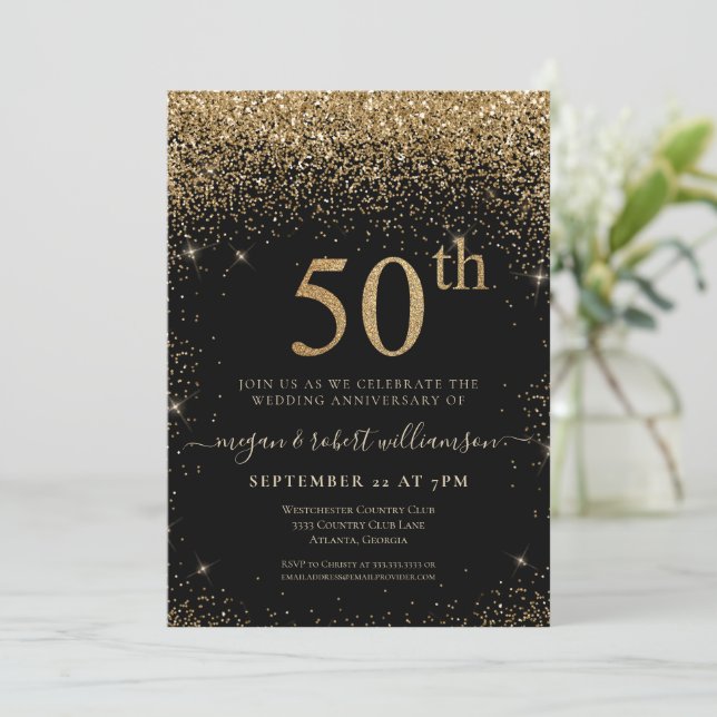 Invitation Fête d'anniversaire surprise 50 ans paillettes dor (Debout devant)