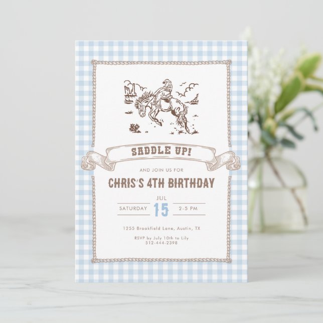 Invitation Fête d'anniversaire Western Cowboy Saddle Up  (Debout devant)