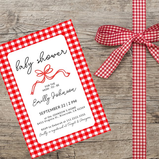 Invitation Fête de bébé écriture joli nœud gingham rouge (Créateur téléchargé)