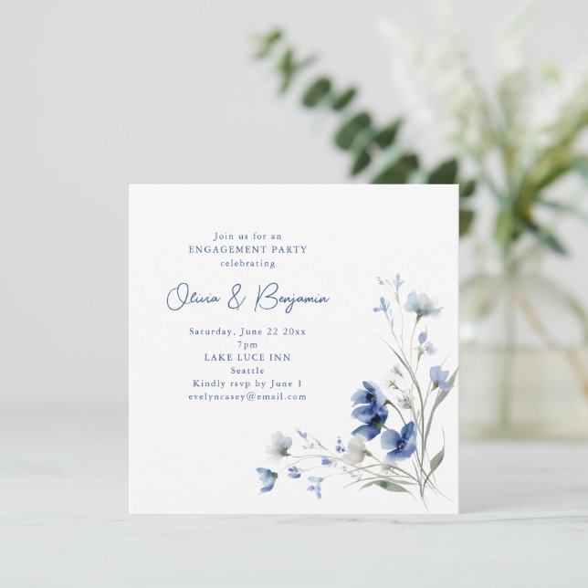 Invitation Fête de fiançailles florale bleue à l'aquarelle ro (Debout devant)