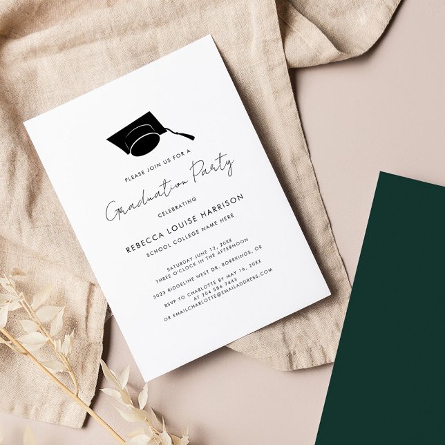 Invitation Fête de fin d'études 2026 Script Vert Simple (Graduate Cap Script Party Invitation Green 2024 Card)