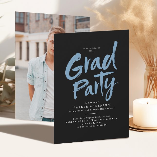 Invitation Fête de fin d'études avec écriture au pinceau simp (Black Blue Simple Modern Brush Script Grad Party Invitation)