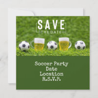 Fête de football avec balle et bière sur vert