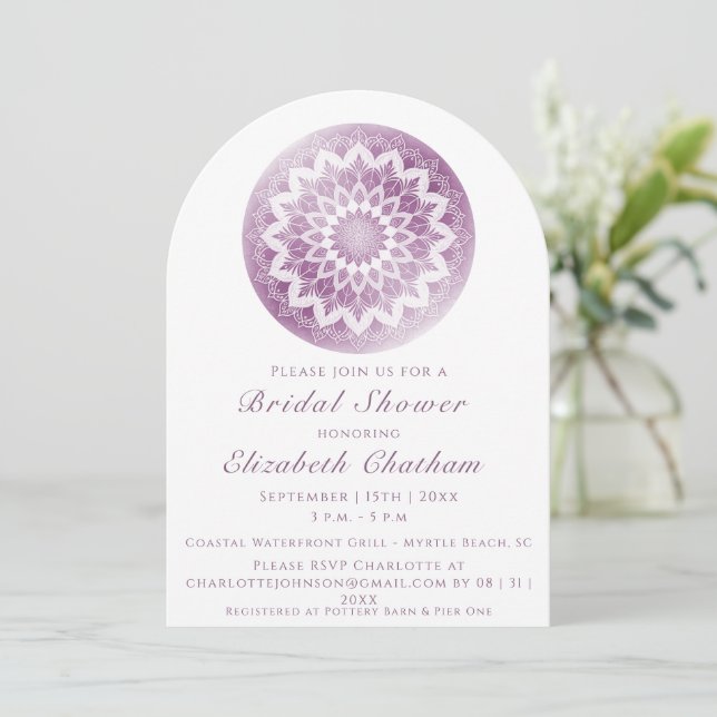 Invitation Fête de mariage au mandala en dentelle rose (Debout devant)