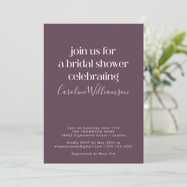 Invitation Fête de mariage moderne en mauve prune avec écritu (Debout devant)