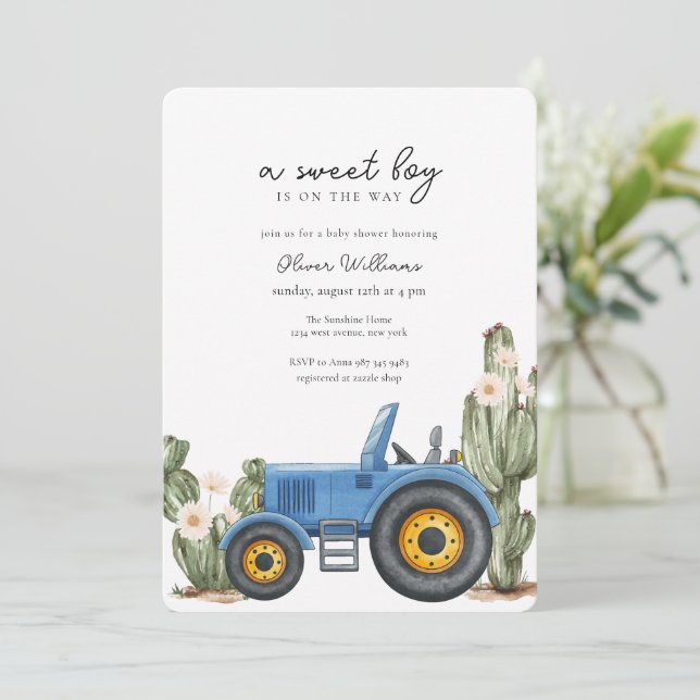 Invitation Fête de naissance Cactus Tracteur Bleu Désert  (Debout devant)