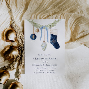 Invitation Fête de Noël moderne bleue avec bas et couronne