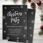 Invitation Fête de Noël Russe Chalkboard Snowflake<br><div class="desc">Rustic Chalkboard Snowflakes Script Black Christmas Party Invitations est parfait pour un événement de Noël rustique. Dispose d'un texte "Christmas Party" dans un joli script de brosse à lettres main en blanc sur l'arrière - plan de tableau noir. Facile à personnaliser avec votre nom et les détails de la fête....</div>