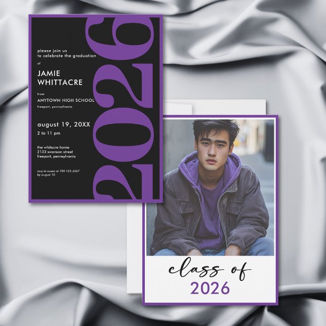 Invitation Fête de remise de diplômes avec typographie violet (Modern Minimal Purple Typography Graduation Party Invitation)