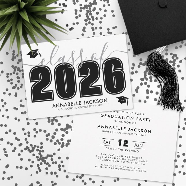 Invitation Fête de remise de diplômes simple noir et blanc (Simple Script Black White Graduation Party Invitation)