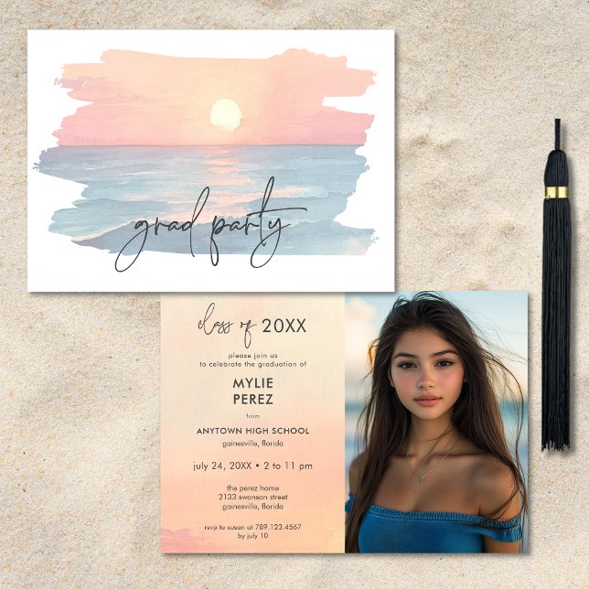 Invitation Fête de remise de diplômes sur la plage au coucher (Modern Ocean Sunset Beach Graduation Photo Party Invitation)