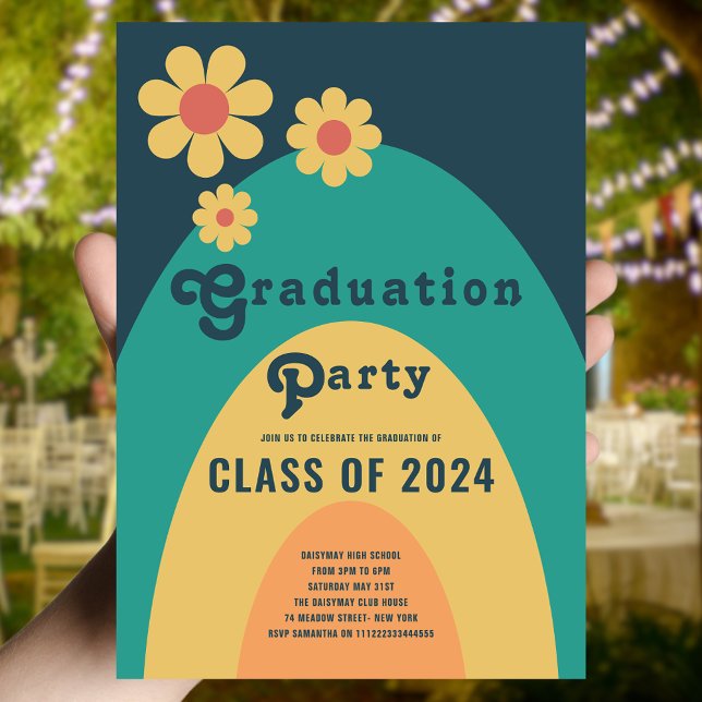Invitation Fête de remise des diplômes de la promotion rétro  (Retro class of 2024 high school graduation party with groovy typography blue green yellow orange)