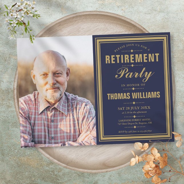 Invitation Fête de retraite moderne Navy Blue et or Photo (Modern Retirement Party Navy Blue And Gold Photo Invitation)