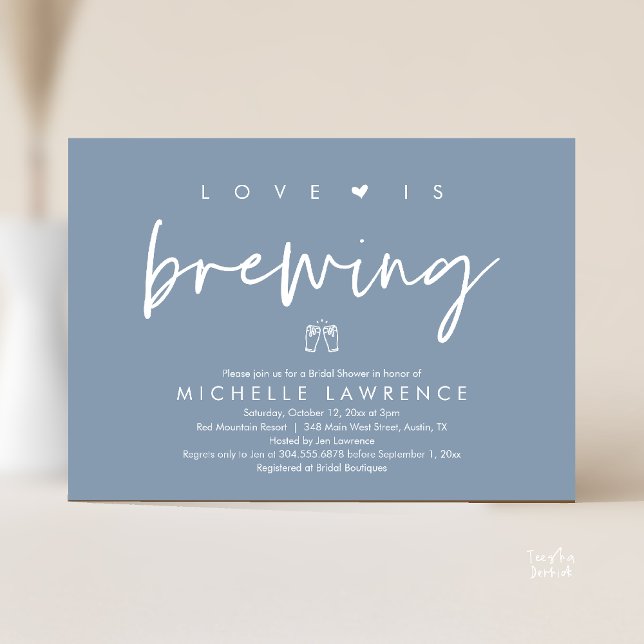 Invitation Fête des mariées de fête de la bière, l'amour bras (Beer Party Bridal Shower, Love is brewing Invitation card modern romance dusty blue)