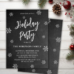 Invitation Fête Russe Chalkboard Snowflake<br><div class="desc">Rustique Chalkboard Snowflakes Script Black Holiday Party Invitations est parfait pour un événement d'hiver rustique. Dispose d'un texte "Fête" dans un joli script de brosse à lettres main en blanc sur arrière - plan de tableau noir. Facile à personnaliser avec votre nom et les détails de la fête.</div>