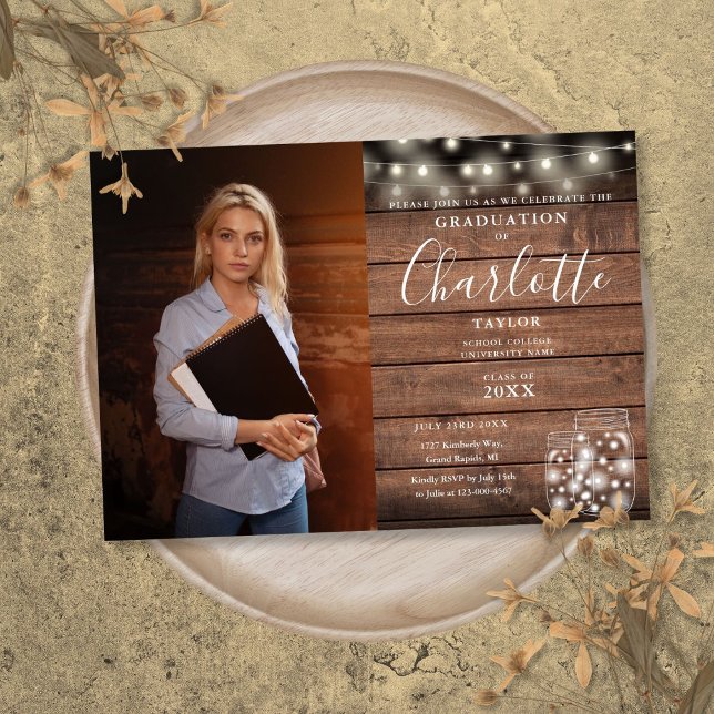 Invitation Feux à cordes de bois rustique (Rustic Wood String Lights Photo Graduation Party Invitation)