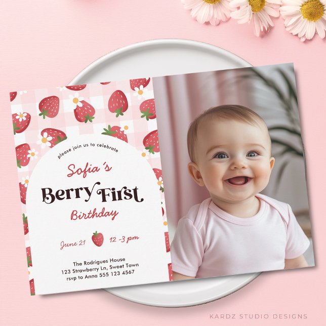 Invitation Fille aux fraises roses Photo Berry 1er anniversai (Front Invitation is shown in a 5 x 7 inches size. Personalize text, size, paper, and corner style.)