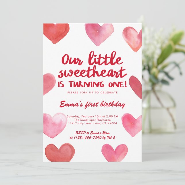 Invitation Fille de premier anniversaire Saint-Valentin rose  (Debout devant)
