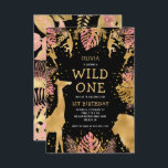 Invitation Filles 1er anniversaire Pink Black Safari<br><div class="desc">Cette invitation à la fête d'anniversaire de la fille "sauvage" du safari dans la jungle présente des animaux à fausse feuille d'or (girafe, lion et singes), du feuillage de la jungle dorée et rose, et un arrosage de confettis d'or sur un arrière - plan noir. Ajoutez le nom de la...</div>