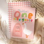 Invitation Filles Une Oie Silly Été Enfants Premier anniversa<br><div class="desc">Cette jolie et fantaisie fille 1er anniversaire conception d'invitation comprend une oie stupide avec un casquette de fête rose, et peut être personnalisée avec toutes les informations dont vous avez besoin pour la première fête de votre enfant dans une typographie mignonne et colorée. L'invitation dispose également d'un motif rose en...</div>