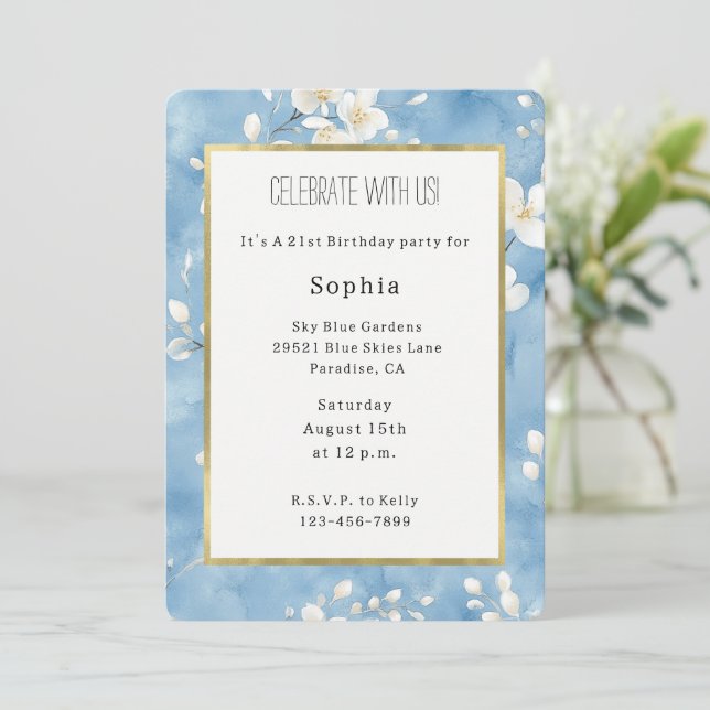 Invitation Fleurs blanches jolies bleu ciel Anniversaire (Debout devant)