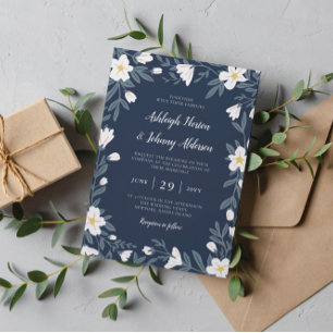 Invitation Fleurs blanches Mariage floral bleu foncé