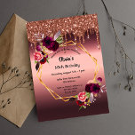 Invitation Fleurs bordeaux d'anniversaire parties scintillant<br><div class="desc">Sur le devant : Une invitation pour une fête d'anniversaire de 50e (ou tout âge). Un arrière - plan de dégradé bordeaux avec un cadre géométrique en faux or. Décoré de fleurs violettes foncées et bordeaux, de plumes roses et boho. Faux parties scintillant en bronze goutte à goutte. Modèles pour...</div>