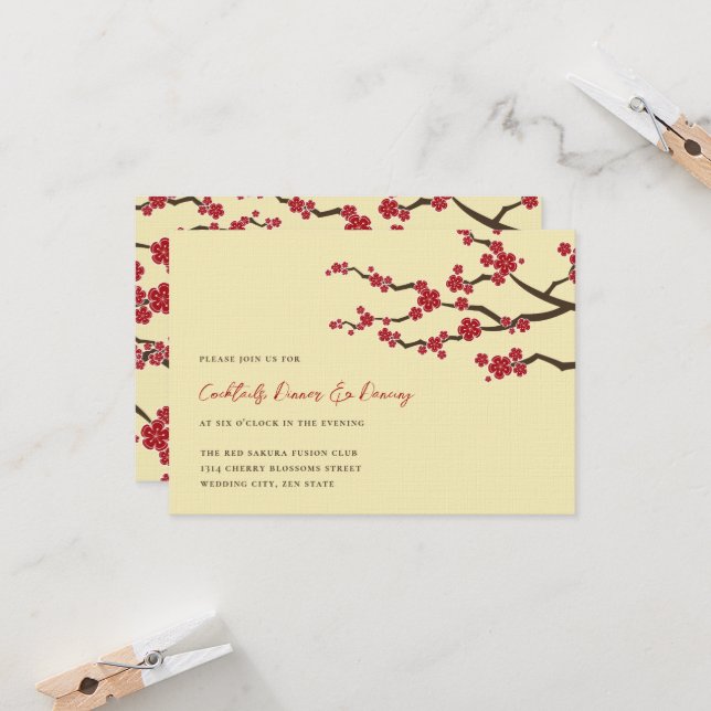 Invitation Fleurs de cerisier rouge Sakura Mariage asiatique (Devant/Arrière en situation)