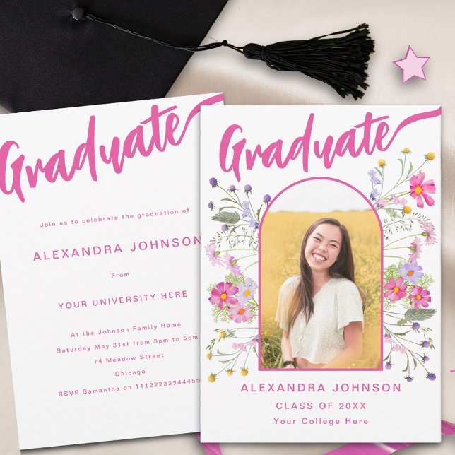 Invitation Fleurs Étudiante Photo Rose Script Fête de Remise  (Wildflower boho arch graduate photo hot pink script Graduation party invitation watercolor florals)