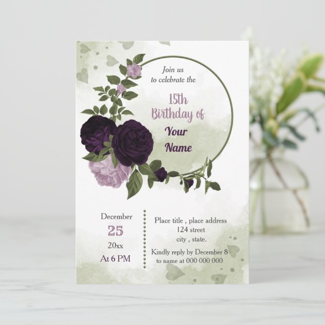 Invitation fleurs violettes profondes vert couronne anniversa (Debout devant)
