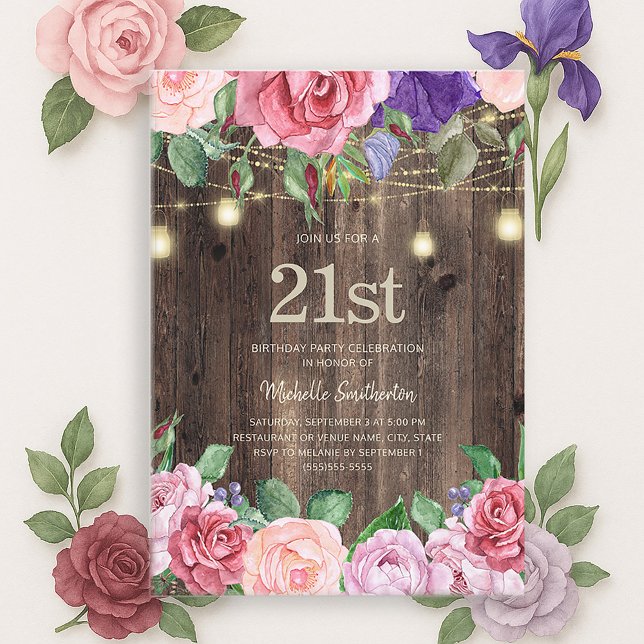 Invitation Fleurs violettes roses rustiques Lumières à cordes (Pink and purple watercolor floral and string lights on rustic wood 21st birthday party invitation)