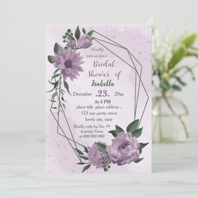 Invitation fleurs violettes verdure couronne douche nuptiale (Debout devant)