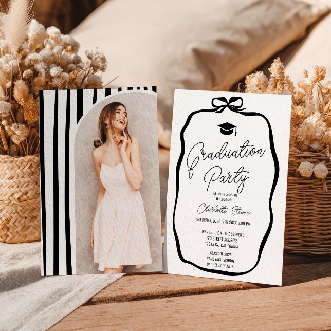 Invitation Fond de graduation noir et blanc Coquette Bow phot (Black White Coquette Bow photo graduation Invitation)