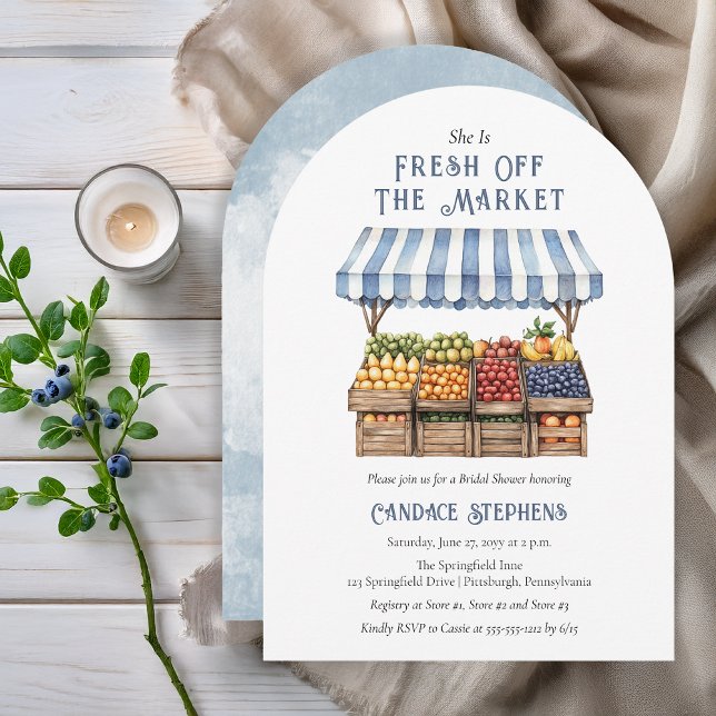Invitation Fraîche De La Fête des mariées De Stand Farm ("She Is Fresh Off The Market" Farm Stand with Blue White Striped Awning Bridal Shower Invitation)