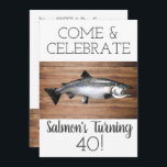 Invitation Funny Saumon Fishing Adult Men's Birthday Sports<br><div class="desc">Une invitation à l'anniversaire pour la personne qui aime pêcher à tout âge ! Toute la formulation de cette invitation,  y compris l'âge,  peut être customisée pour répondre à vos besoins.
Le design est agrémenté d'un drôle de jeu de pêche saumon.</div>