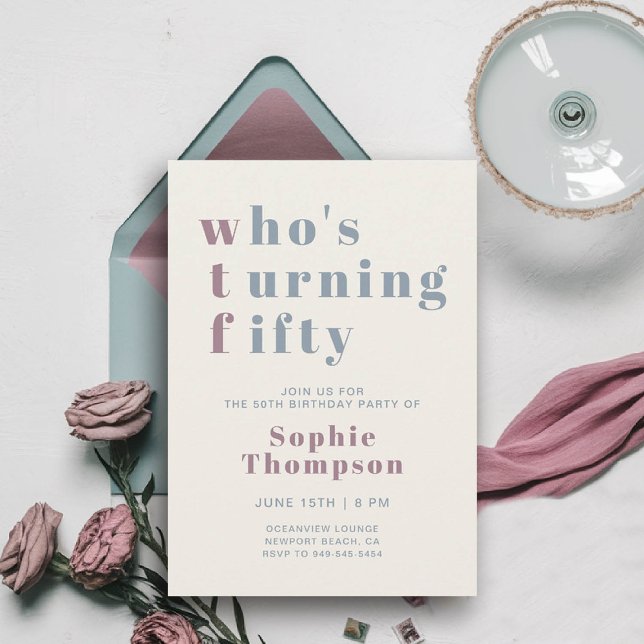 Invitation Funny WTF Mauve Dusty Blue 50e fête d'anniversaire (funny 50th birthday invite for women wtf whos turning fifty mauve dusty blue modern elegant sassy)